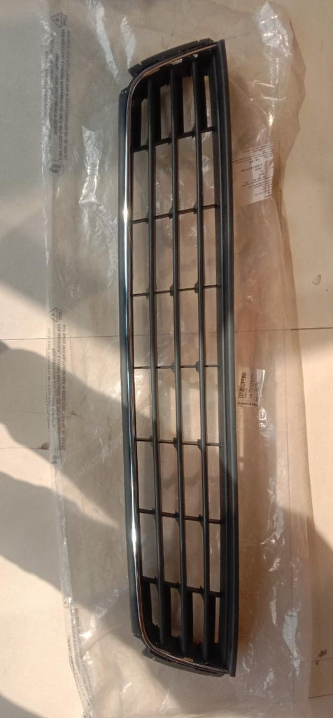 Front Lower Grille Vento  Crome    6RF853671RYp