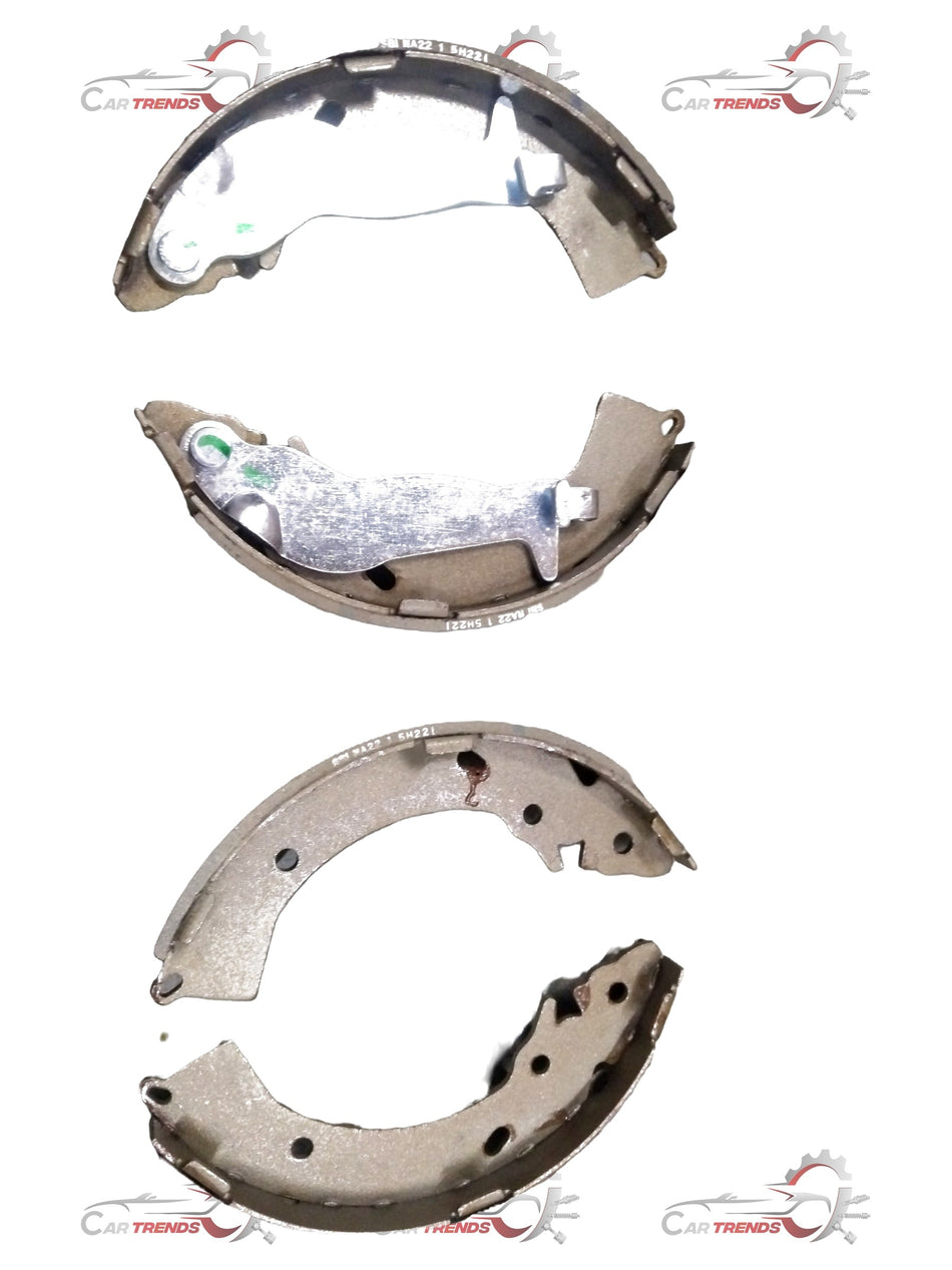 Rear brake shoe for Hyundai i20 DSL and Verna, CarTrends SA198, showing the metallic brake shoe with friction material.
