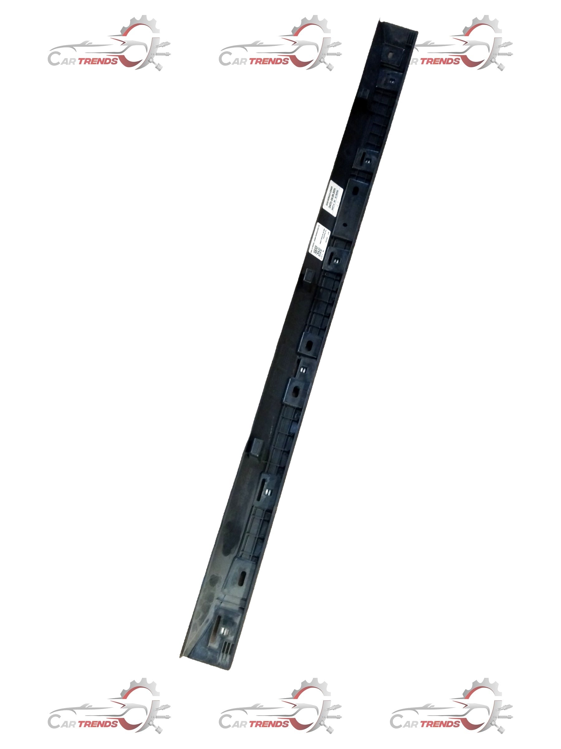 Mahindra ski rack lower assembly for Scorpio, Thar, XUV700, Bolero, right-hand side, with metal mounting components.