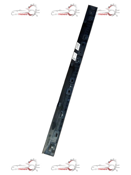 Mahindra ski rack lower assembly for Scorpio, Thar, XUV700, Bolero, right-hand side, with metal mounting components.