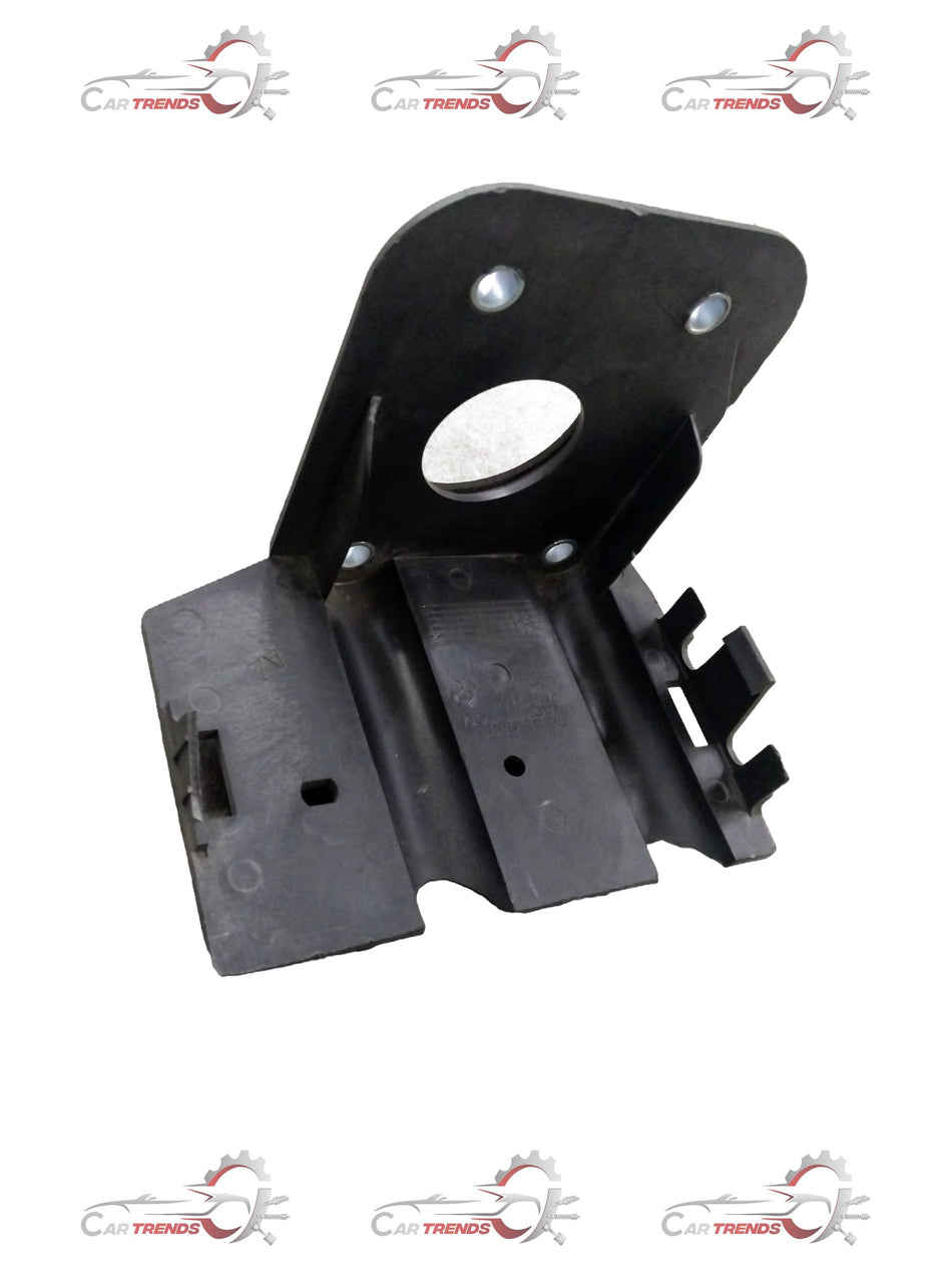 General Motors transmission control module bracket for Chevrolet Optra automatic transmission, petrol engine, visible metal mounting bracket.