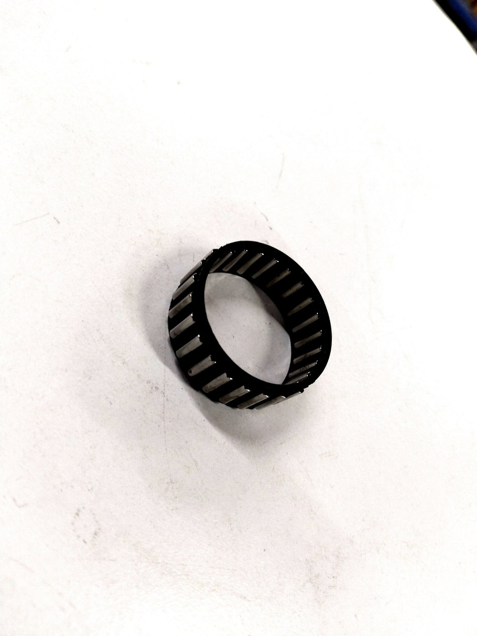 General Motors 5th gear bearing assembly for Chevrolet/Beat, showing the metal bearing component with detailed machinery parts.