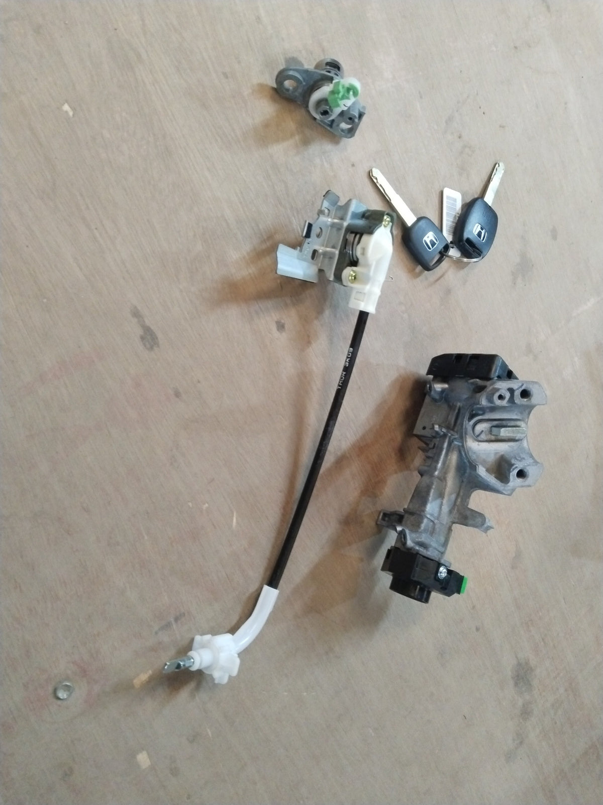 CarTrends SET KEY CYLINDER SERVICE | HONDA | WITHOUT TRANSMISSION | #06350TM2T41WT 06350TM2T41WT - Front view