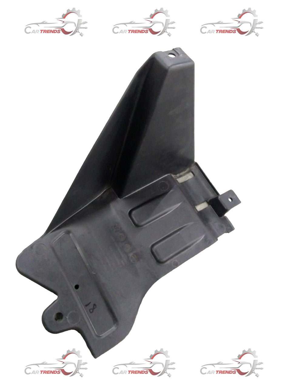 General Motors shield oil pan for Chevrolet Enjoy, right side view showing the metal construction and mounting features.