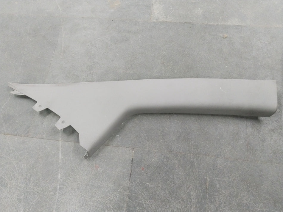 Chevrolet Beat molding assembly garnish for right side, made by General Motors, showing the textured plastic trim piece.
