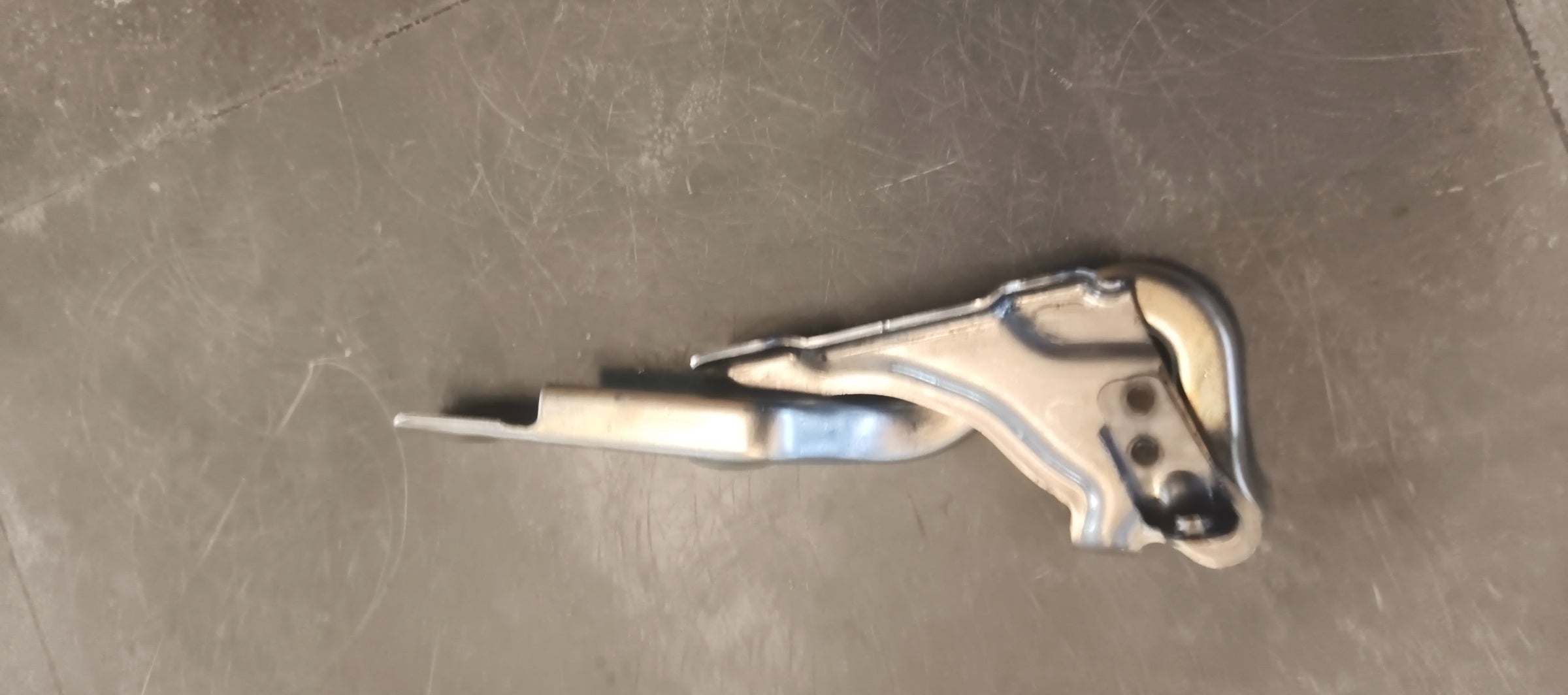 MARUTI SUZUKI HINGE COMPFRONT HOODL 57420M69R00 57420M69R00 - Front view