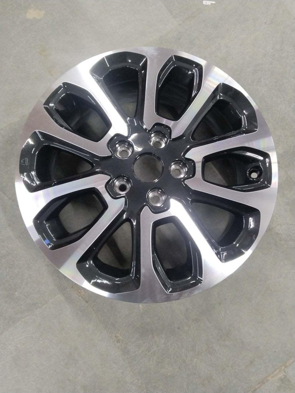 Maruti Suzuki Grand Vitara 2022+ 17-inch machined diamond-cut alloy wheel QC8, 17 x 6.5J