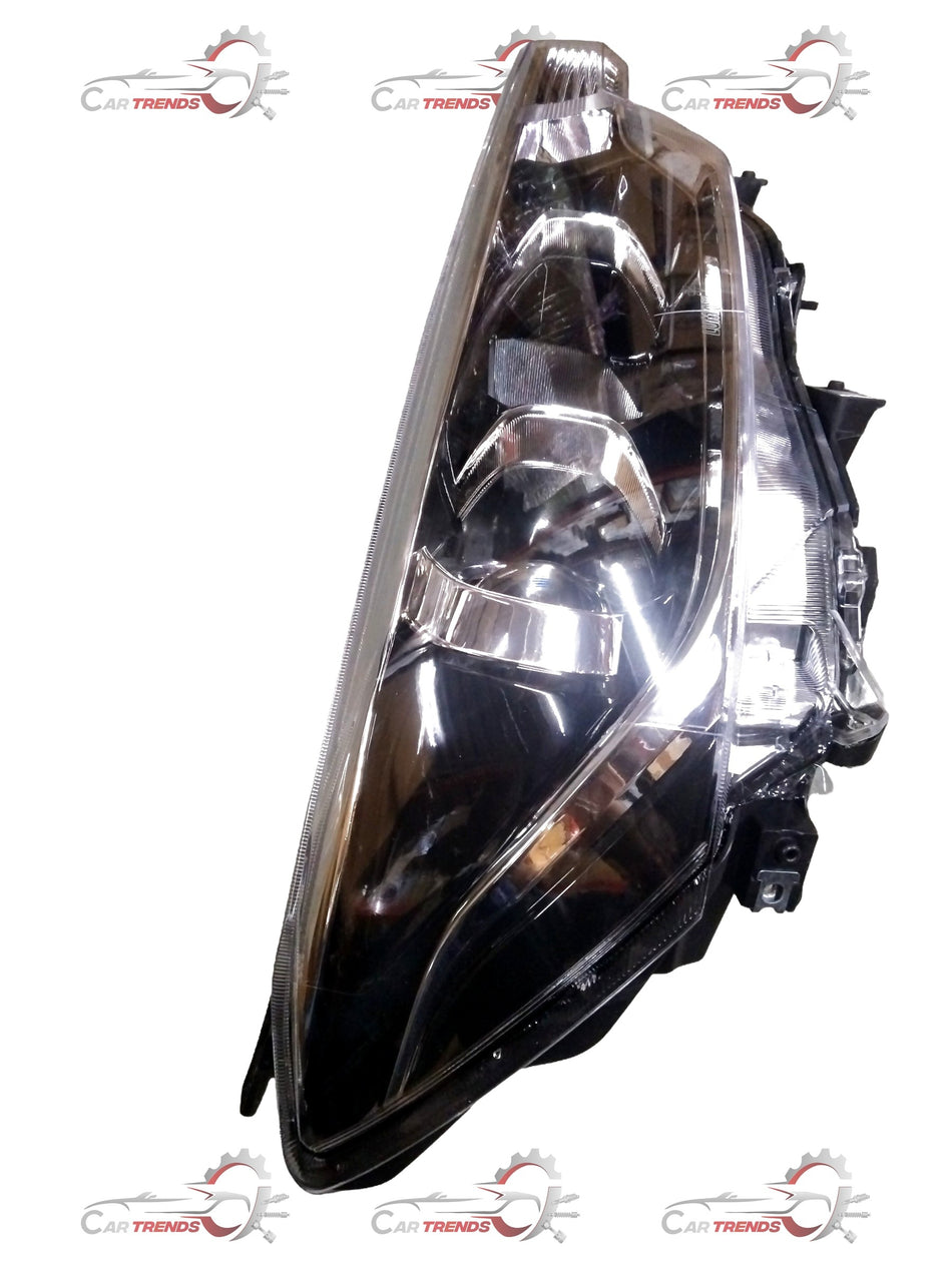 CarTrends HEADLAMP ASSEMBLY RIGHT LUMAX | SWIFT/DZIRE/ERTIGA/BALENO | #132HLUPJETGWMR 132HLUPJETGWMR - Front view