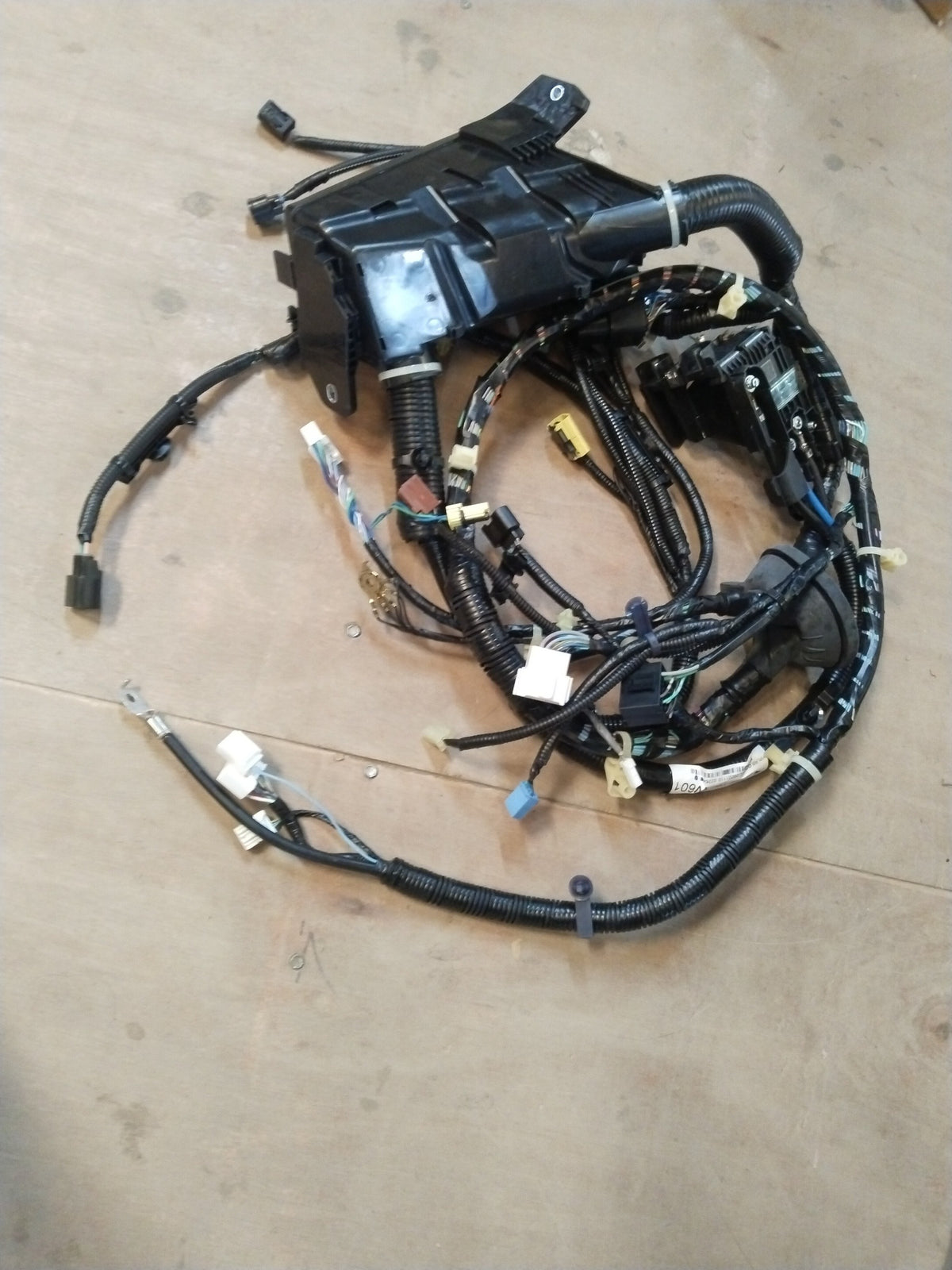 Honda City wire harness cabin left side, CarTrends part #32120T9CW60, showing the wiring connector and cable assembly.