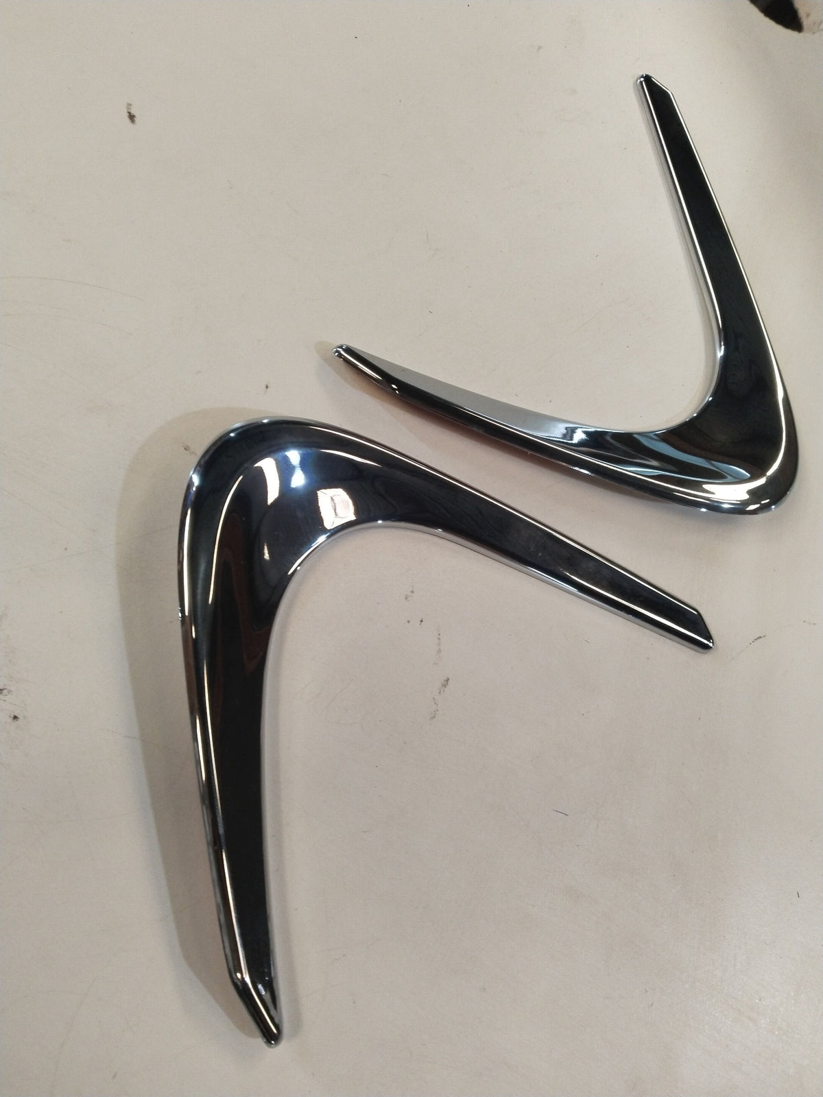 CarTrends KIT BUMPER SIDE GARNISH | CR-V | FRONT | #08F23T00700B 08F23T00700B - Front view