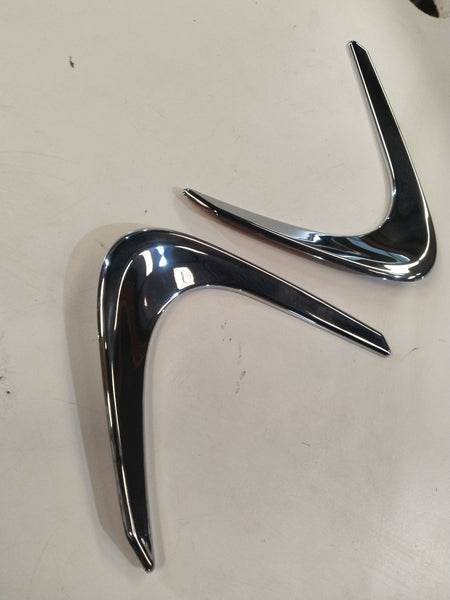 CarTrends KIT BUMPER SIDE GARNISH | CR-V | FRONT | #08F23T00700B 08F23T00700B - Front view