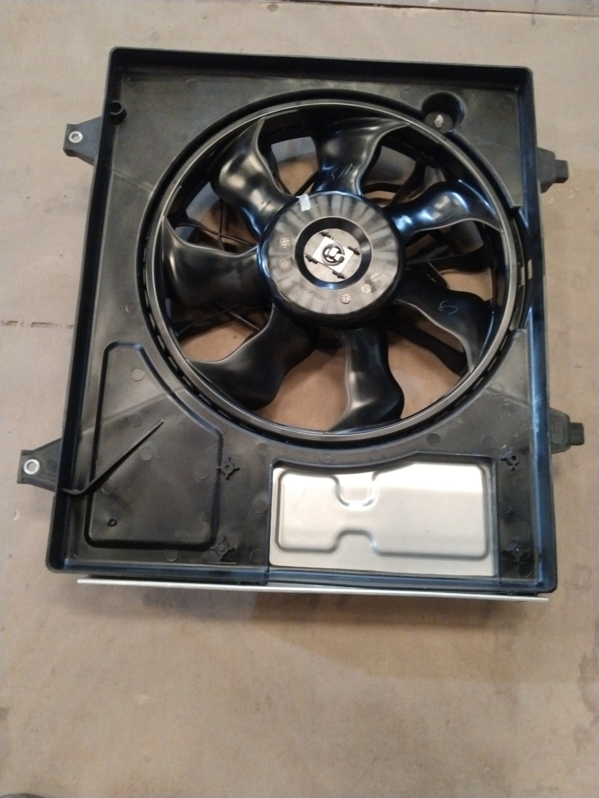 CarTrends fan assembly for WagonR 3rd Gen and Celerio 2nd Gen petrol and CNG models, showing the fan component in detail.