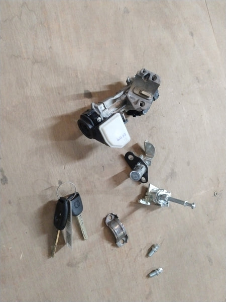 CarTrends SET KEY CYLINDER SERVICE | HONDA | #06350TG2U12 06350TG2U12 - Front view