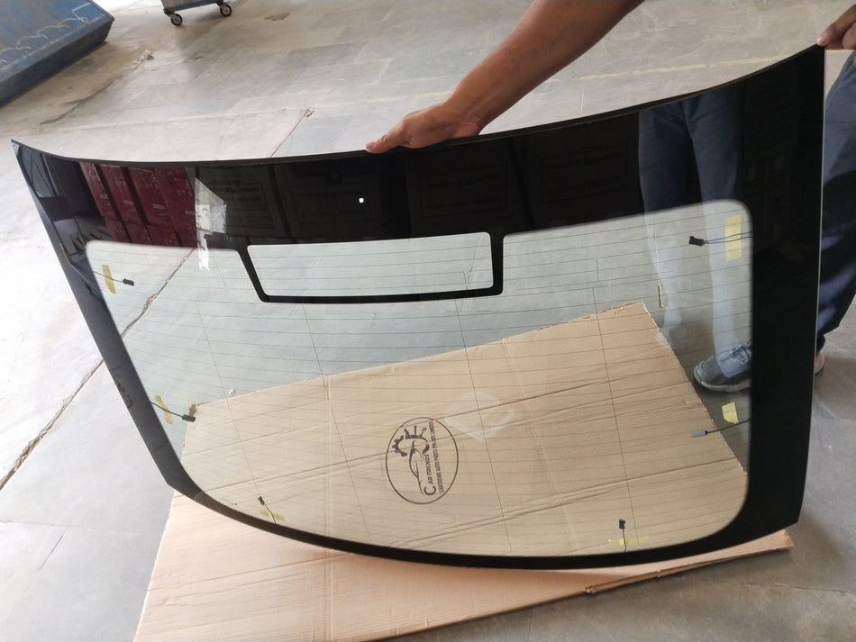 Heated rear window for Skoda Superb 3rd gen, VAG vehicle, CarTrends brand, with visible heating element lines