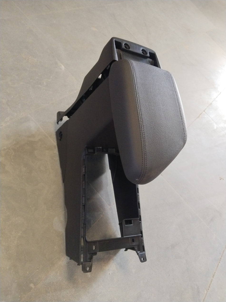 MARUTI SUZUKI ARM REST | BREZZA | #990J0M66TPX010 990J0M66TPX010 - Front view