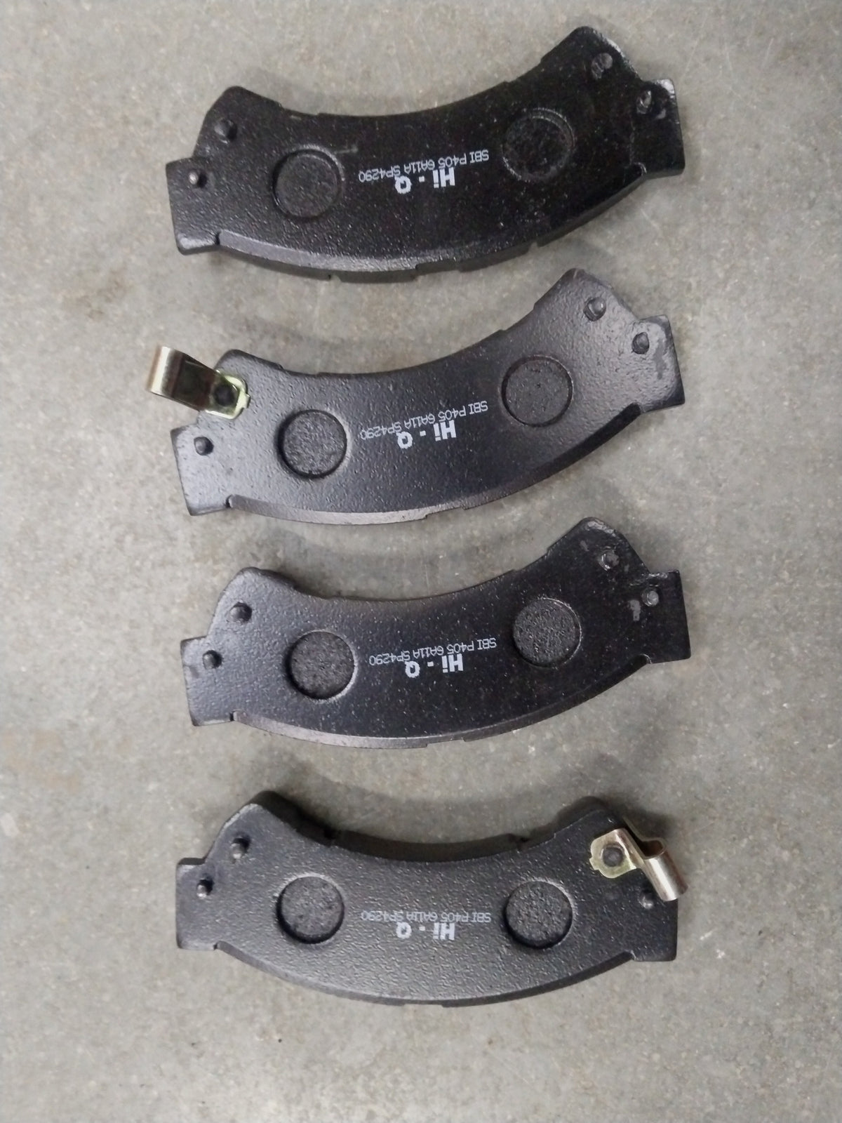 CarTrends brake pads for Accent, I10, I20, Creta, showing the new brake pad components and packaging for vehicle safety.