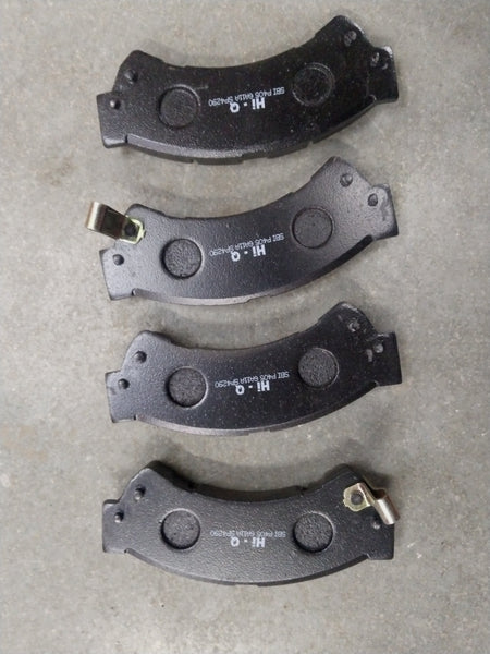 CarTrends brake pads for Accent, I10, I20, Creta, showing the new brake pad components and packaging for vehicle safety.