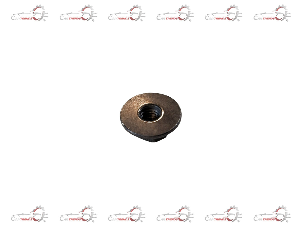 Volkswagen flange nut for Skoda Kodiaq, CarTrends brand, showing the metallic nut with threading and product markings.