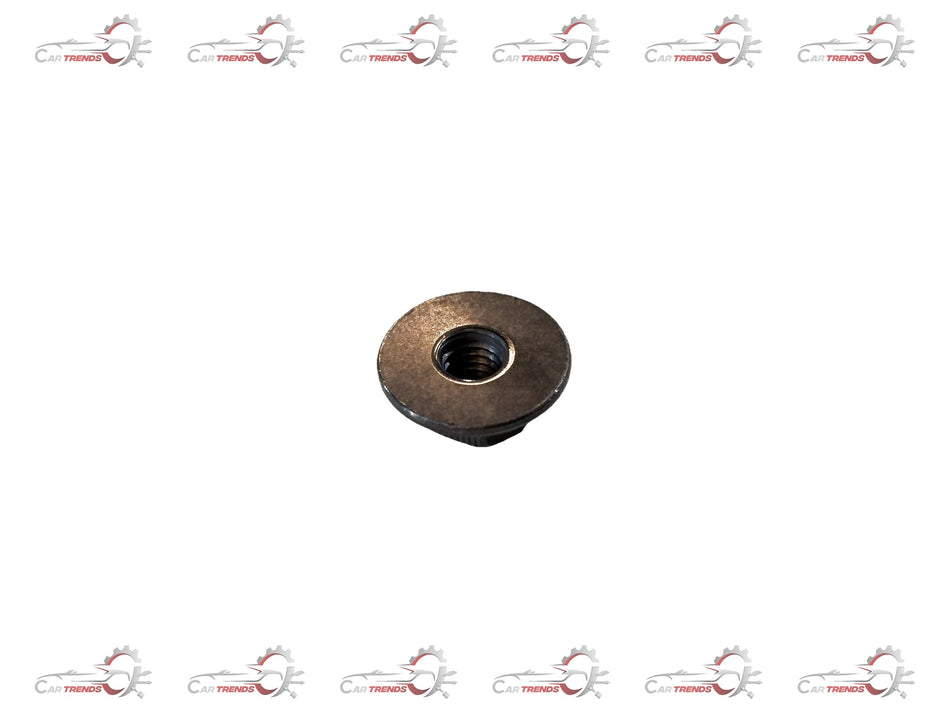 Volkswagen flange nut for Skoda Kodiaq, CarTrends brand, showing the metallic nut with threading and product markings.