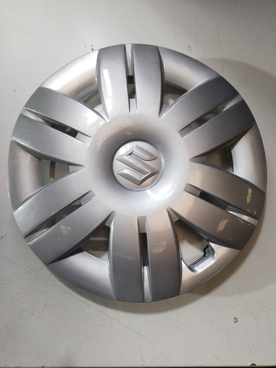 Silver Maruti Suzuki Alto 800 wheel cover with 27N design, showcasing a stylish and protective accessory for car wheels