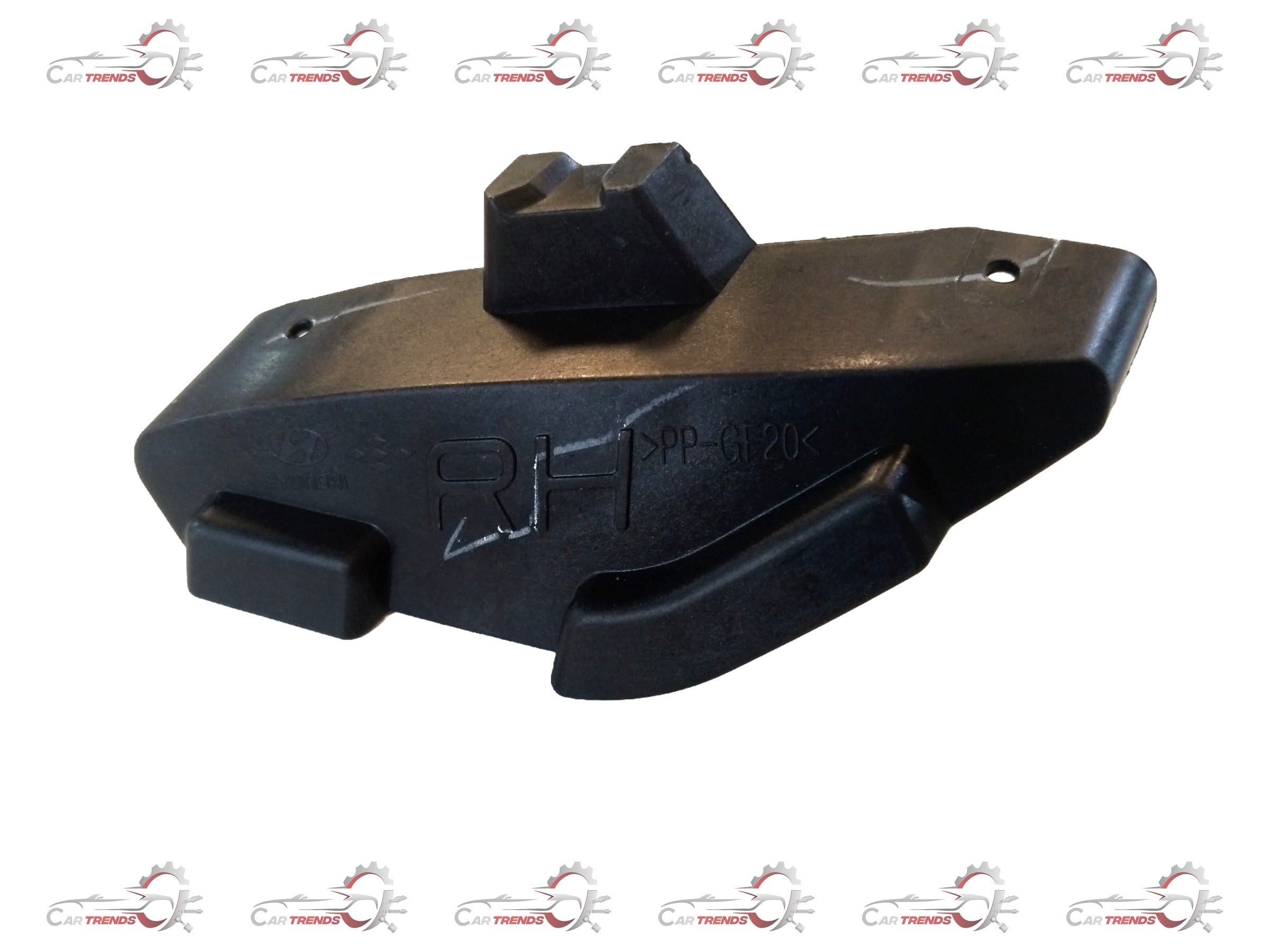 Hyundai i20 Active rear right bumper bracket, part number 86656C7000, close-up of black plastic bumper support component.