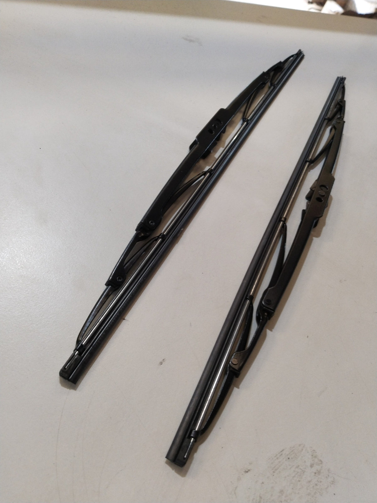 CARTRENDS 19-inch all-car wiper blade with black rubber and metal frame, designed for various vehicle types and variants.