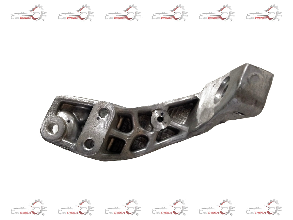 Maruti Suzuki BRACKET,ENGINE MOUNTING,R 11649m79f00 - Front view