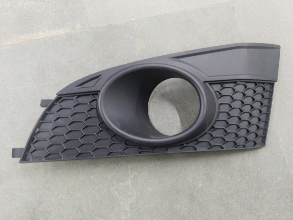 Front bumper lower fascia side grille for Chevrolet Captiva LH side, OEM part from General Motors, showing the black plastic grille.