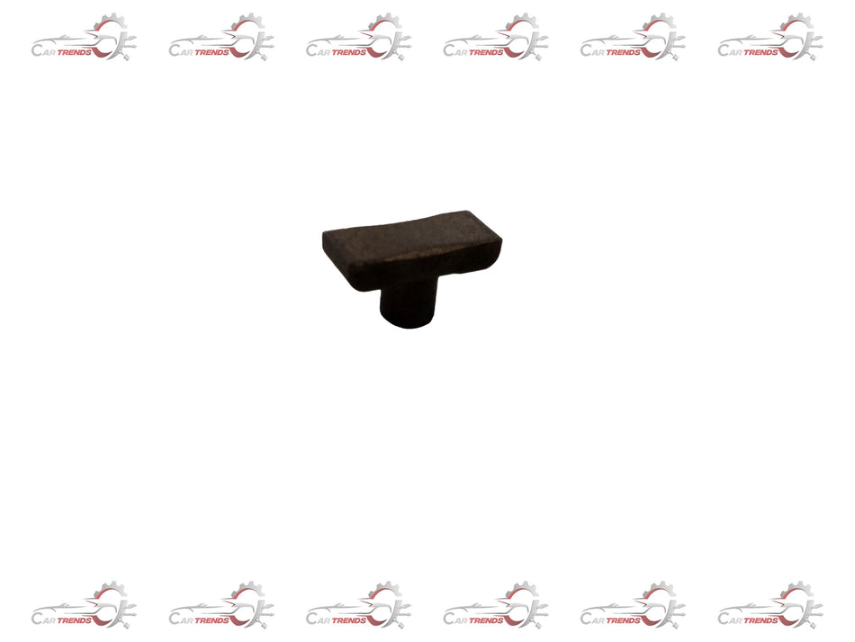 General Motors Chevrolet Sail hatchback 5th shaft fork for shoe, automotive part, with metal and plastic components.