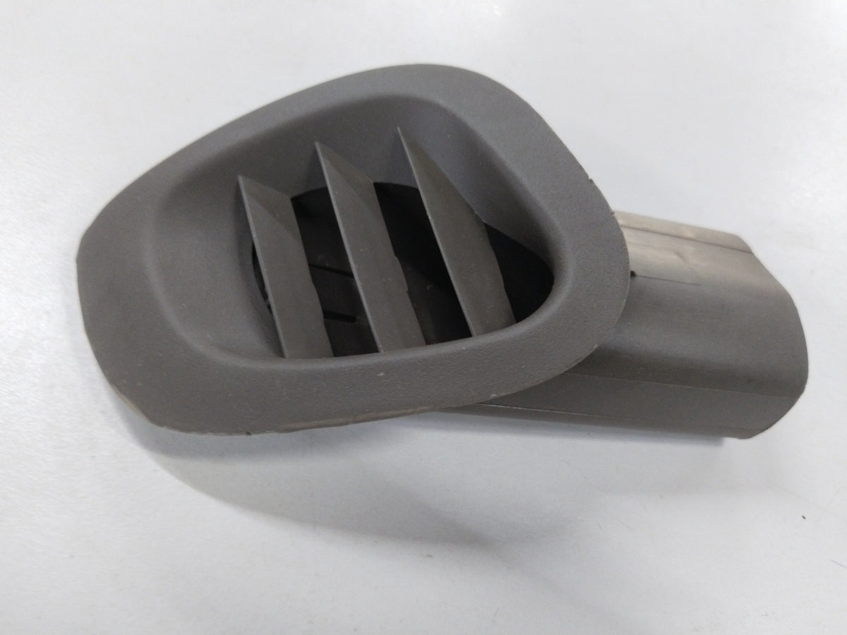 CarTrends LH front bumper bracket for Beat, Sail, Cruze, and Aveo, shown in the image with mounting points and black finish.