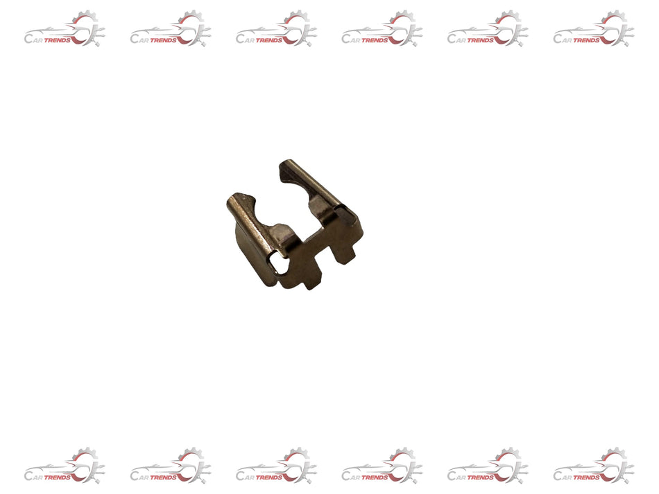 Chevrolet Enjoy clip-injection fuel rail from General Motors, front view showing metal rail and fuel connections.