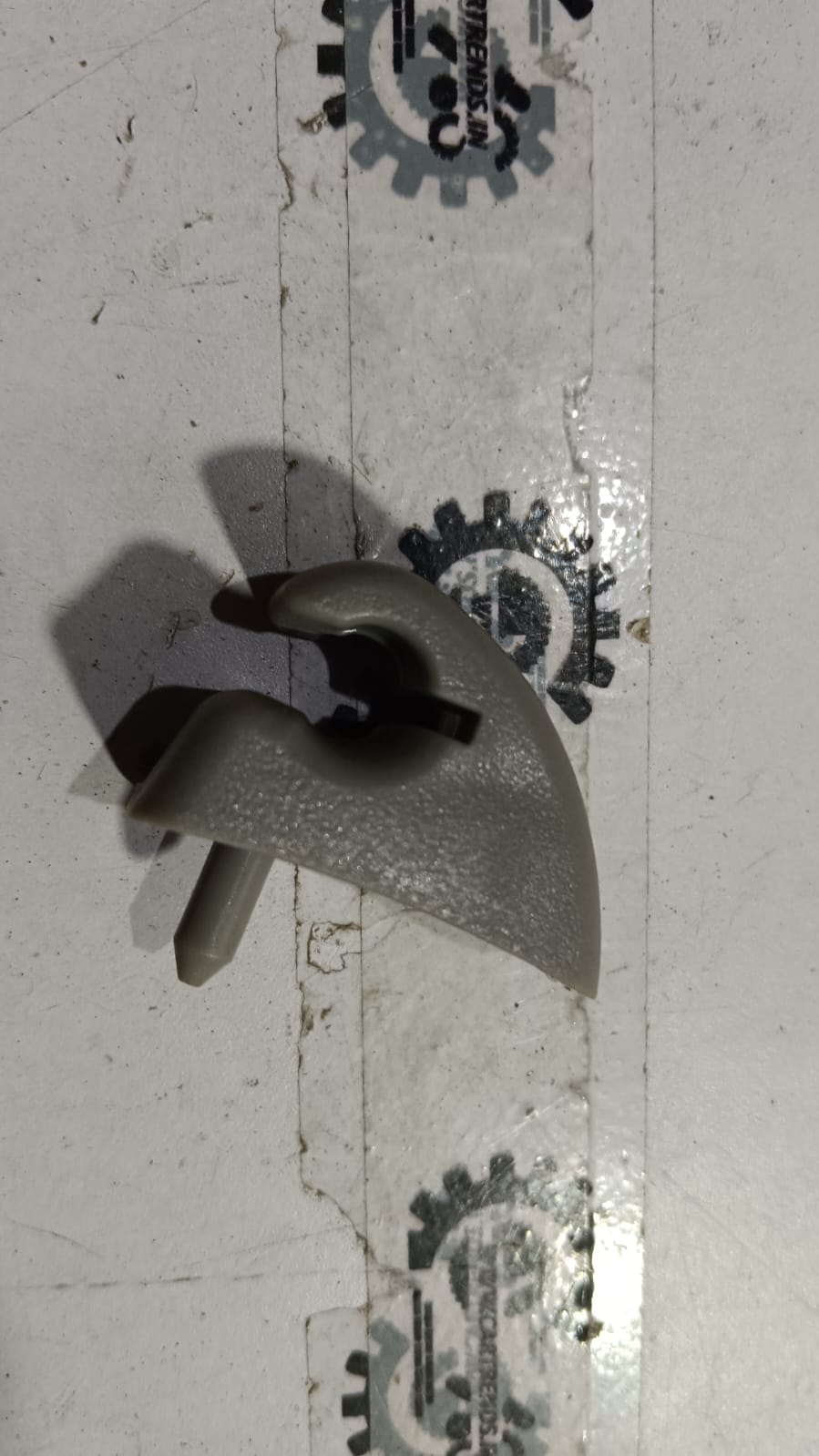 SUNVISOR HOLDER SPARK  J96643584