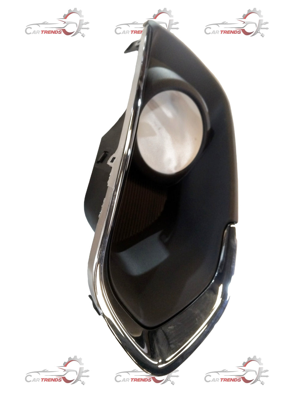 Maruti CarTrends fog lamp cover for RH side with cross design, compatible with Diesel 71750M64M10C48 vehicle model.
