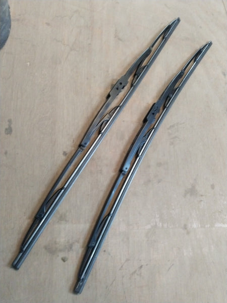 CARTRENDS 26-inch wiper blade for all cars, showing a close-up of the black rubber blade and metal frame for all vehicle variants.
