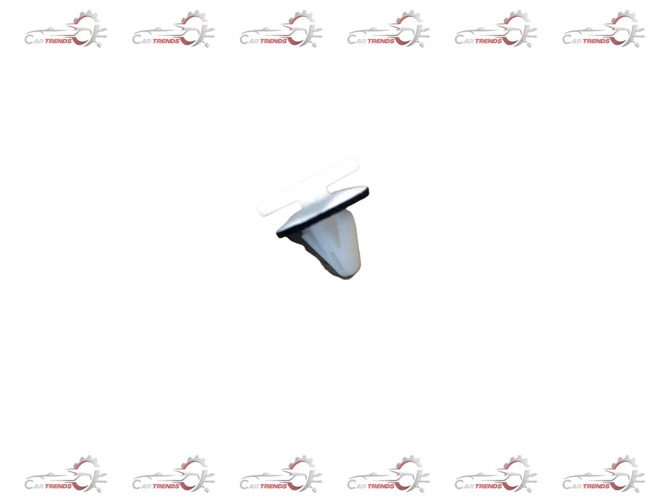 Hyundai clip-trim part from CarTrends, showing a close-up of the clip with the product code 8581837000.