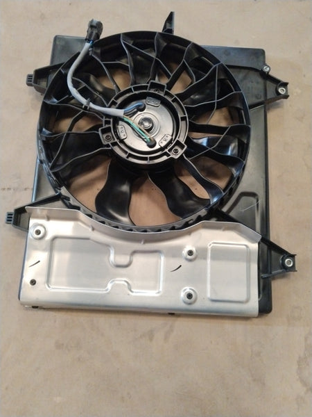 CarTrends fan assembly for WagonR 3rd Gen and Celerio 2nd Gen petrol/CNG models, showing the metal fan blade and mounting components.