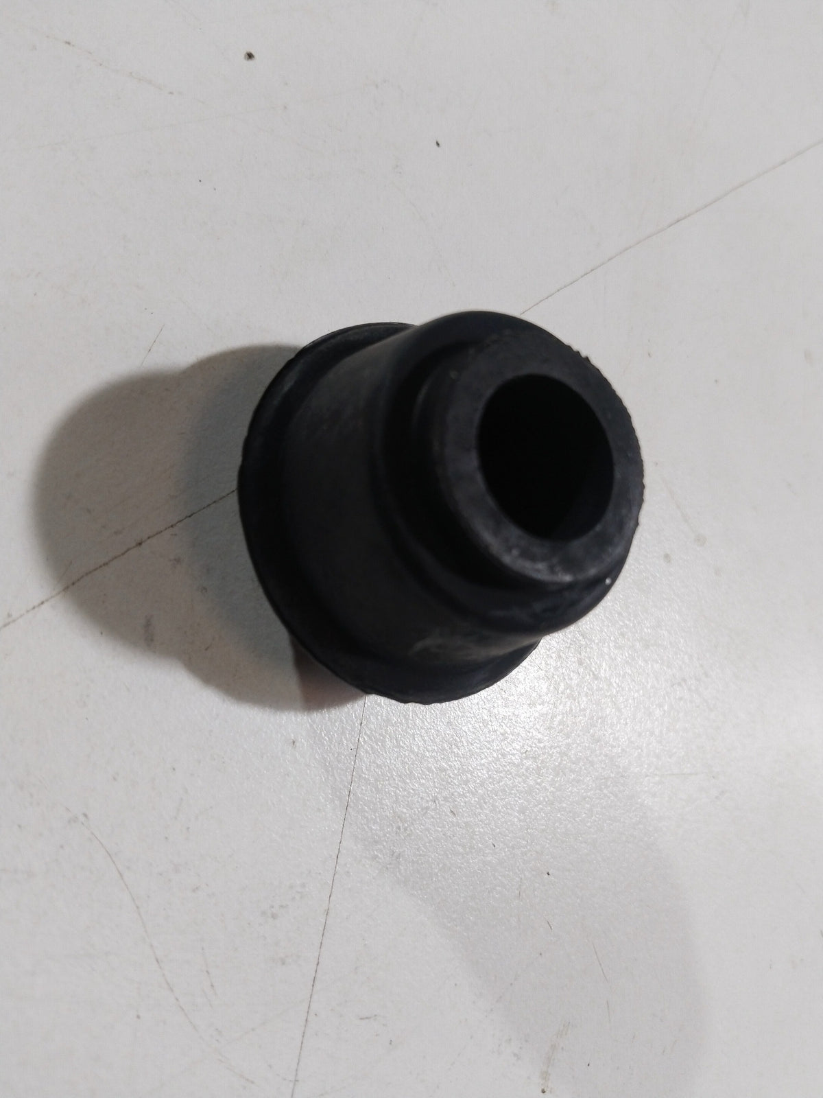 CarTrends bushing stabilizer bar for Ritz and Swift vehicles, showing the metal stabilizer bar with mounting points.