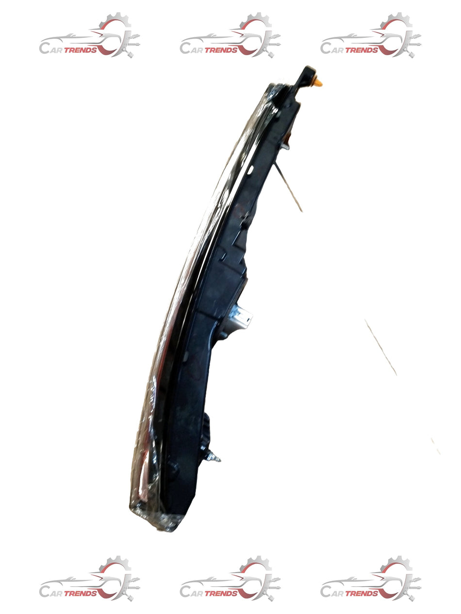 Maruti Suzuki tail and stop lamp assembly for Alto, Eeco, Wagon R, right side, with clear lens and electrical connectors.