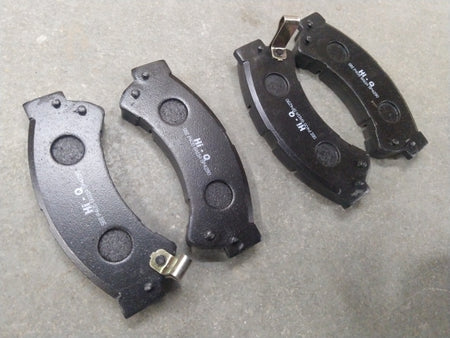 CarTrends brake pads for Accent, I10, I20, Creta, showing a close-up of the new brake pad with branding and metal backing.