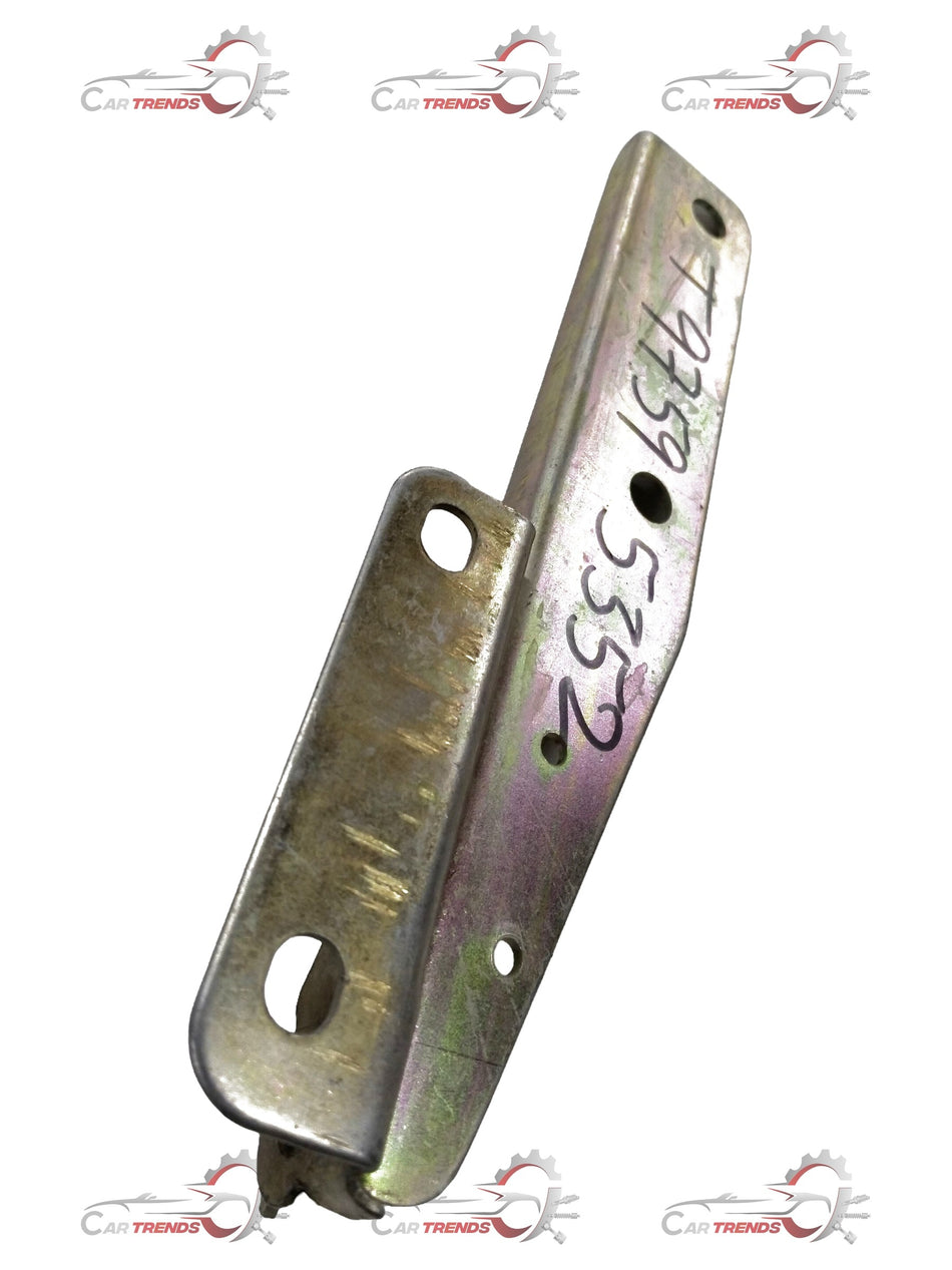 Right-hand front hinge assembly hood for Chevrolet Tavera, made by General Motors, shown in the image.