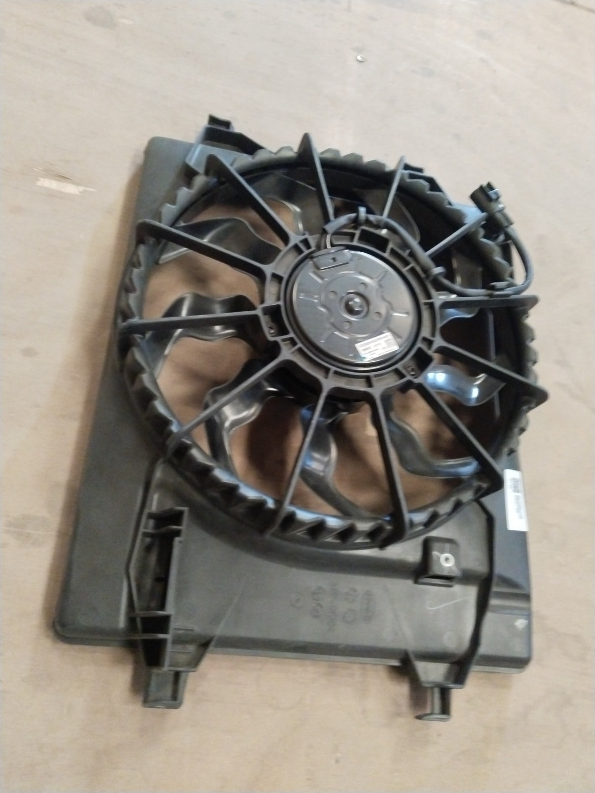 CarTrends Super Carry / Omni fan assembly for petrol and CNG models, showing the assembled fan unit with blades and mounting points.