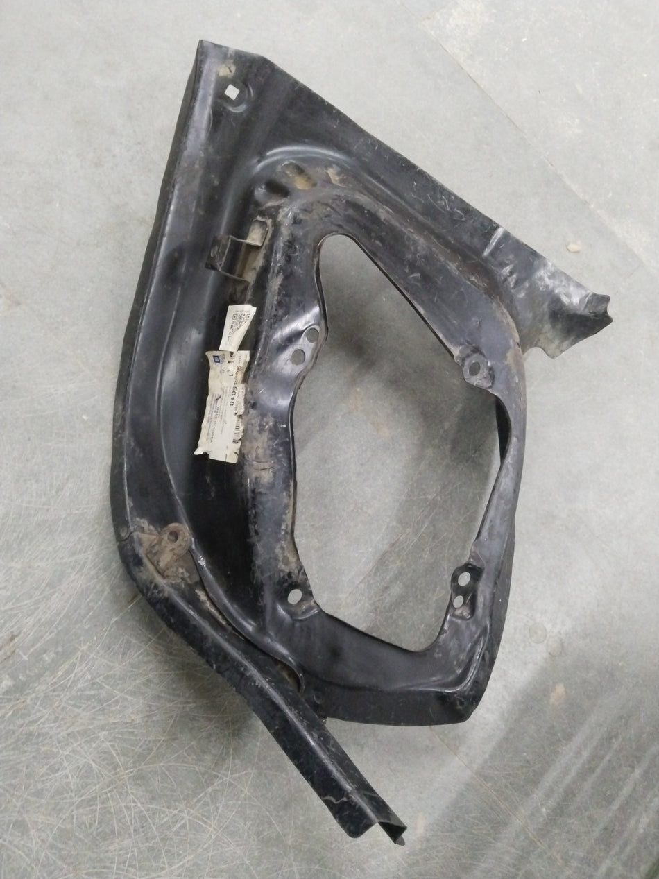 General Motors Chevrolet Optra patch tail lamp housing with clear lens and mounting brackets, designed for tail light assembly.