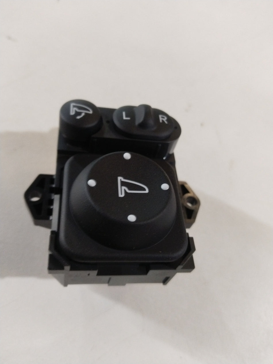 CarTrends SWITCH ASSEMBLY REMOTE CONTROL MIRROR | CITY/AMAZE/ELEVATE/JAZZ | #35190TZAJ12 35190TZAJ12 - Back view