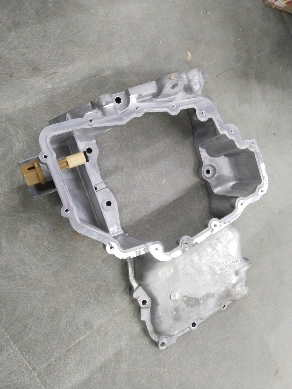 General Motors PAN OIL upper part for Beat, Spark, Cruze, Sail vehicles, shown in the image.