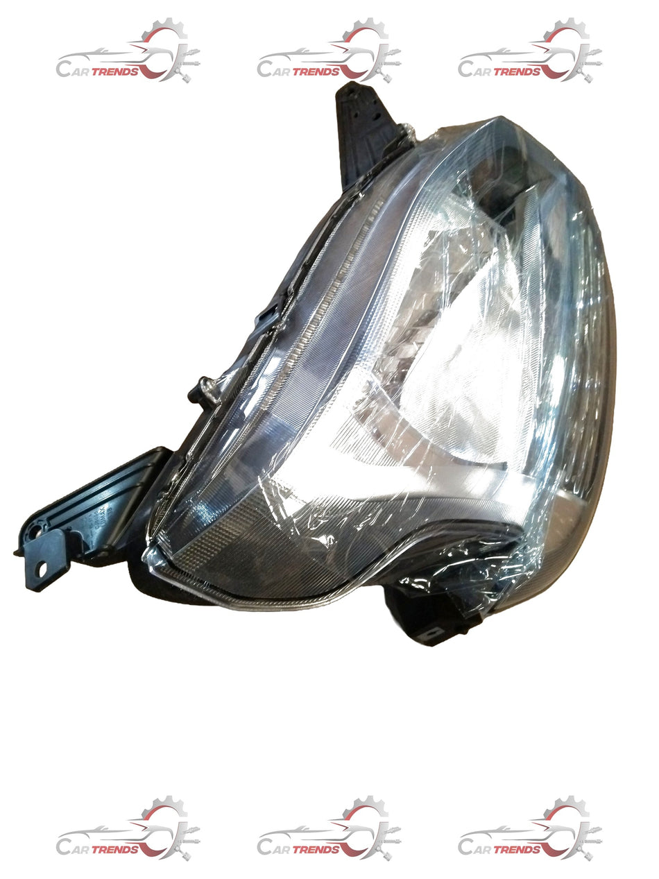 Maruti Suzuki Wagon R head lamp, right side (RH), automotive headlight with clear lens and reflective housing.