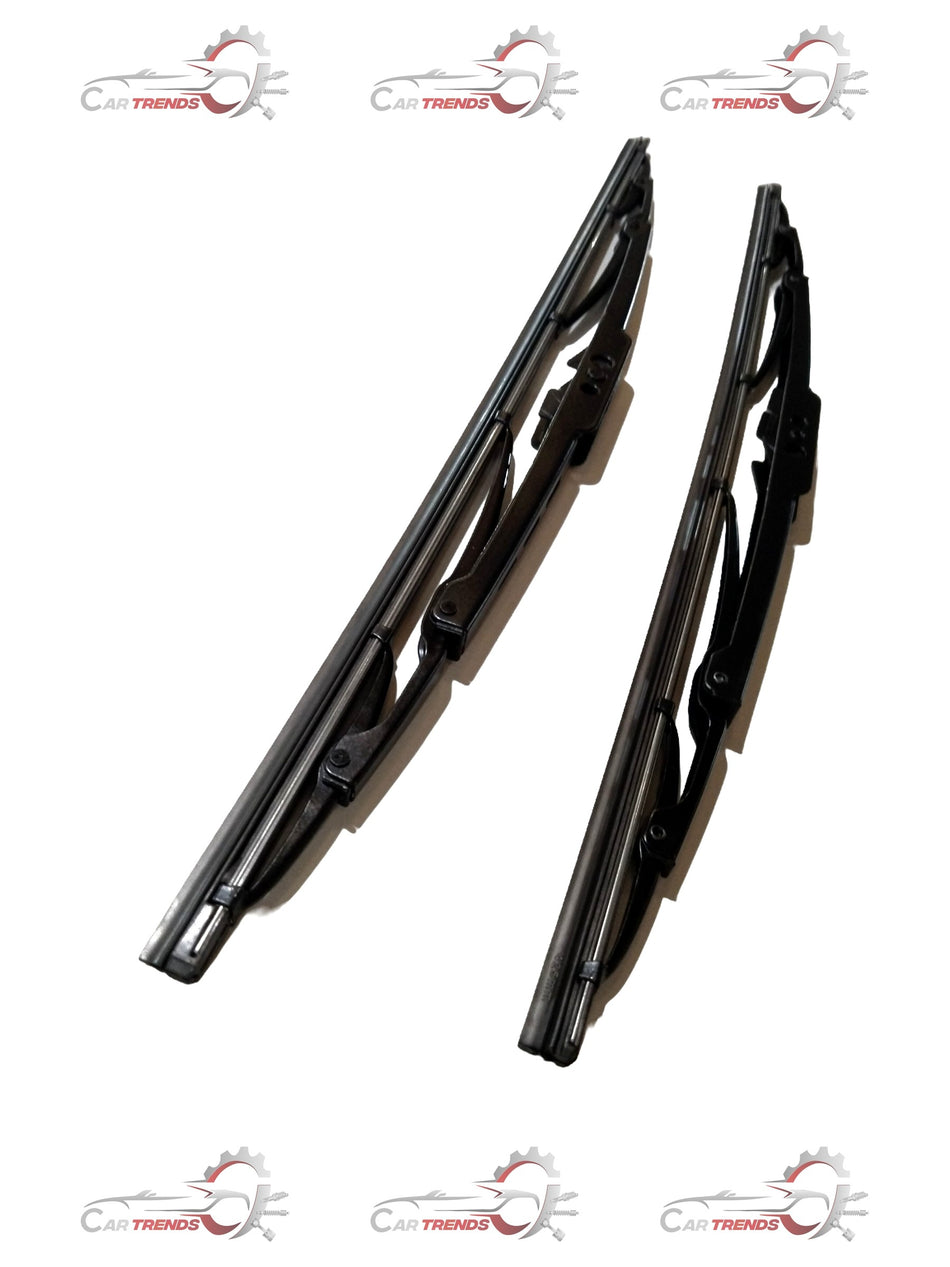 CARTRENDS 17-inch wiper blade for all cars, showing the rubber edge and metal frame of the windshield wiper in a close-up shot.
