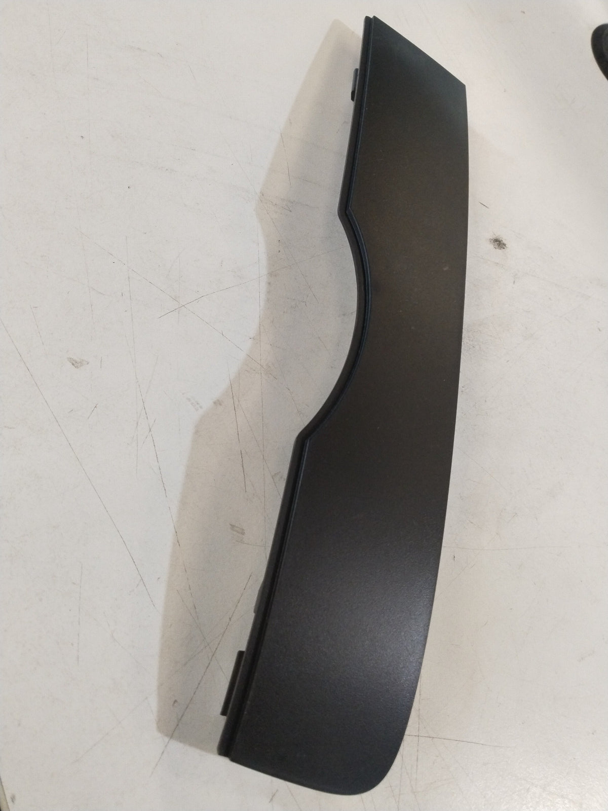 Volkswagen TRIM for Tiguan, Touareg, Taigun, Virtus with part number 8U0807379B9B9, shown in close-up view