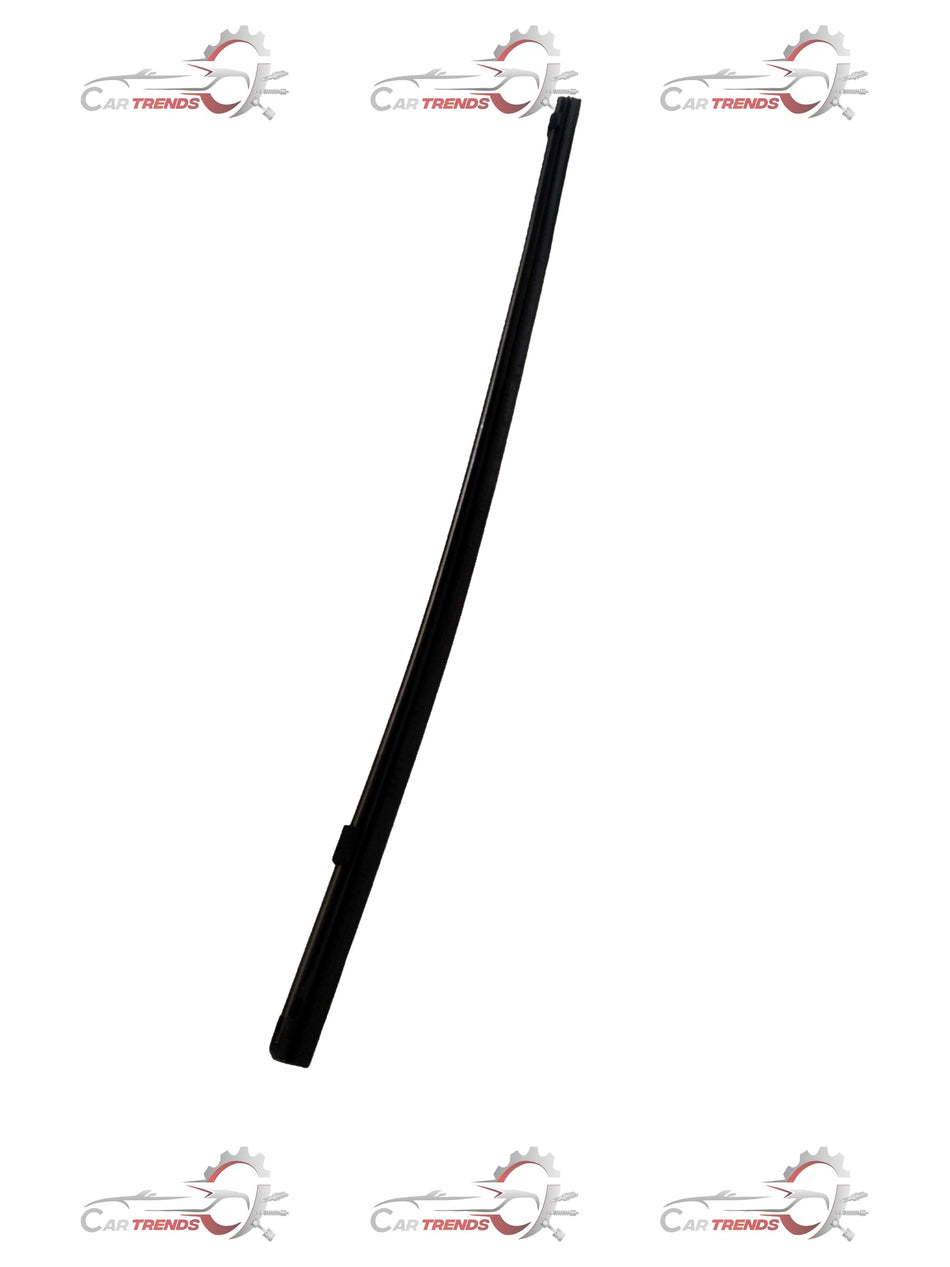 Hyundai rubber assembly wiper blade for I10, I20, Creta, Verna models, showing the black rubber blade and mounting mechanism.