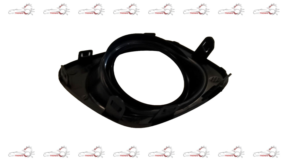 Maruti Suzuki Wagon R front left bezel fog lamp assembly with clear lens and black plastic housing.