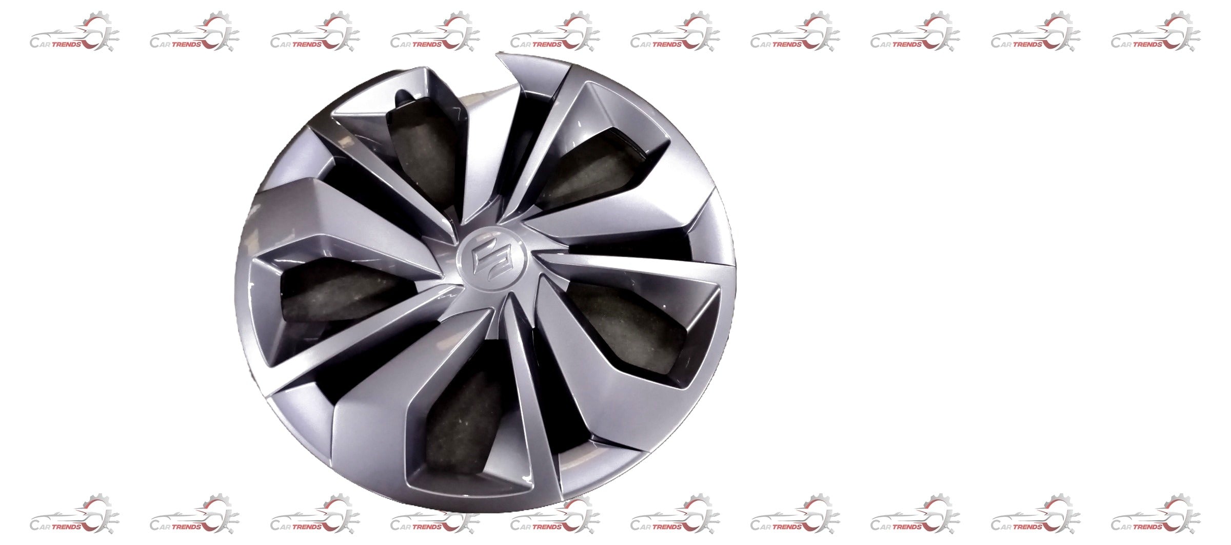 Maruti Suzuki full wheel hub cap assembly showing silver finish and mounting features for vehicle wheel protection